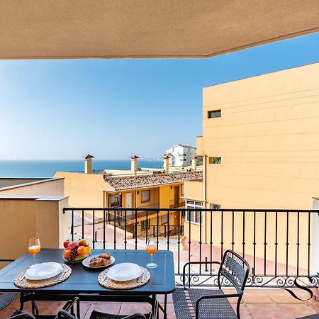 Beachside Retreat With Private Terrace Benalmadena Bagian luar foto