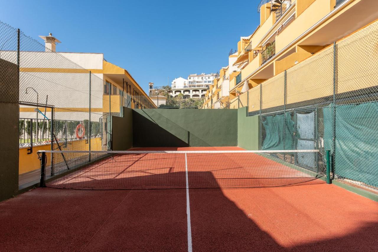 Beachside Retreat With Private Terrace Benalmadena Bagian luar foto