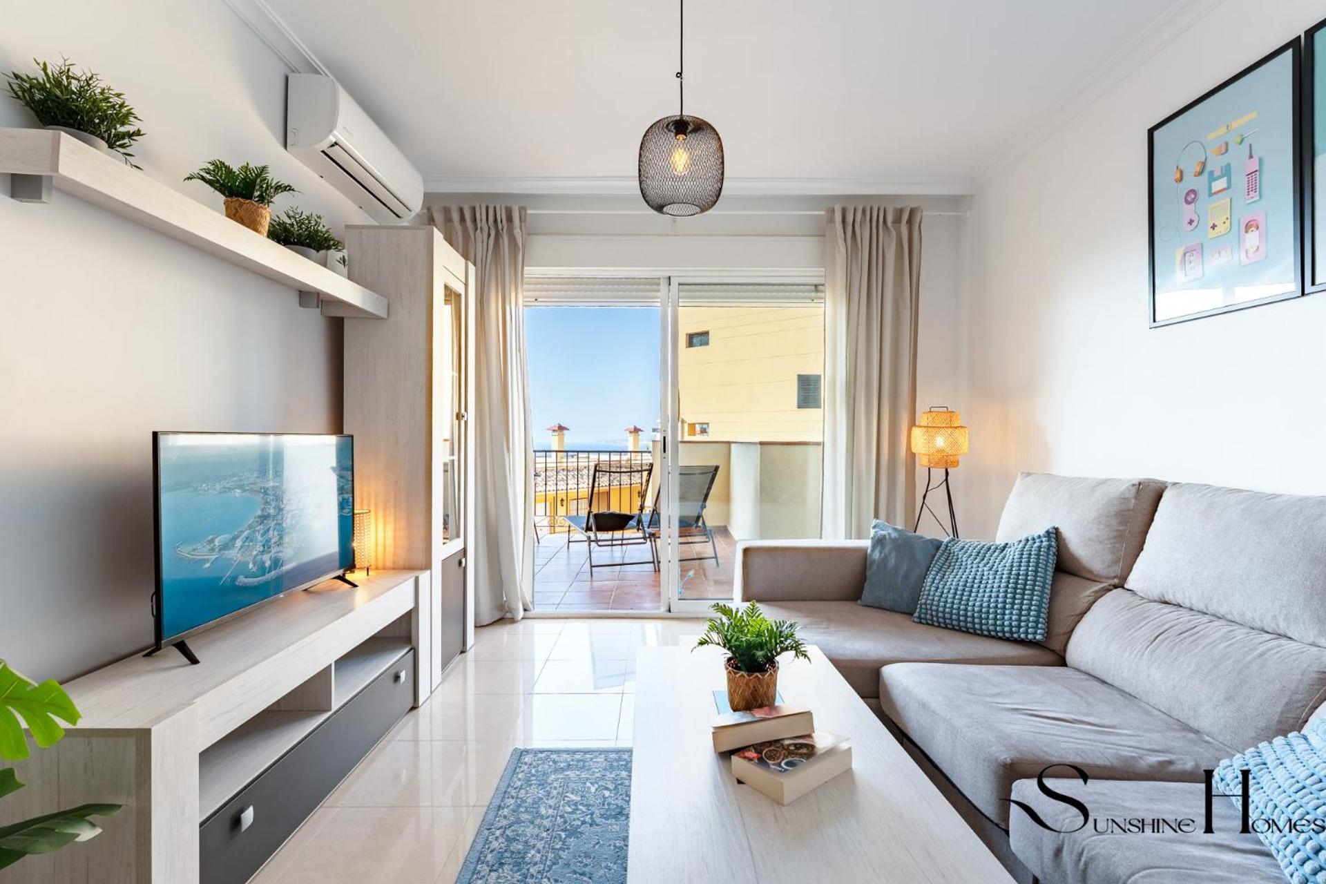 Beachside Retreat With Private Terrace Benalmadena Bagian luar foto