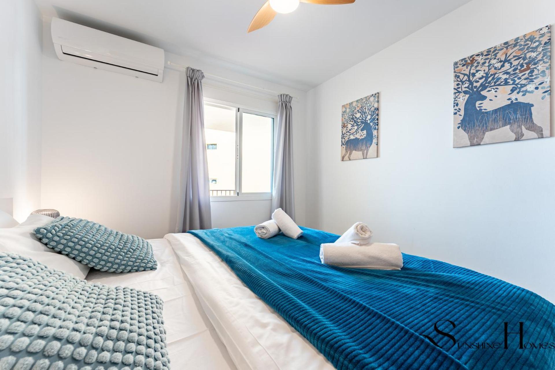 Beachside Retreat With Private Terrace Benalmadena Bagian luar foto