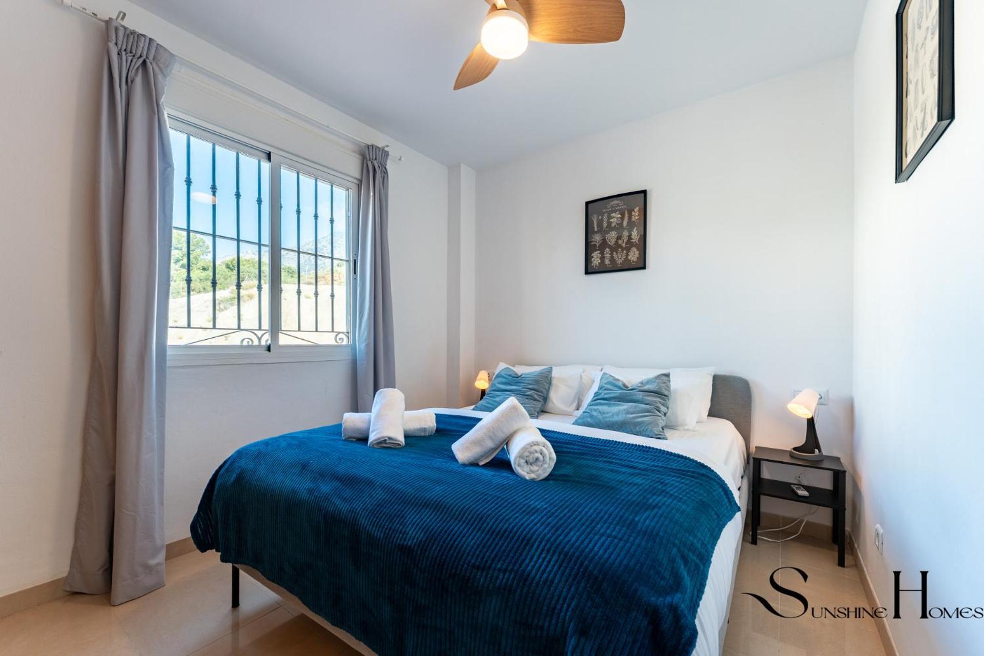 Beachside Retreat With Private Terrace Benalmadena Bagian luar foto