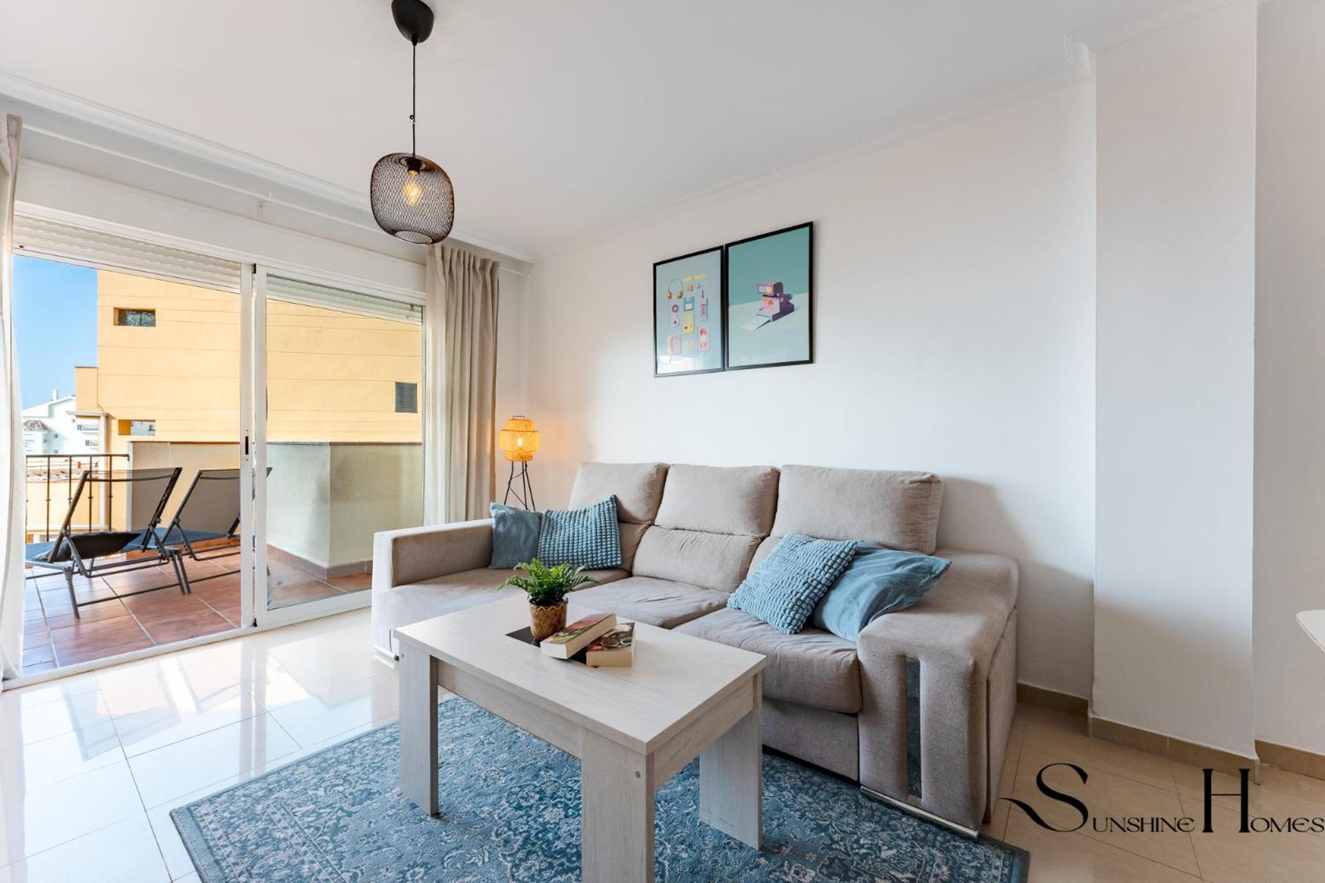Beachside Retreat With Private Terrace Benalmadena Bagian luar foto