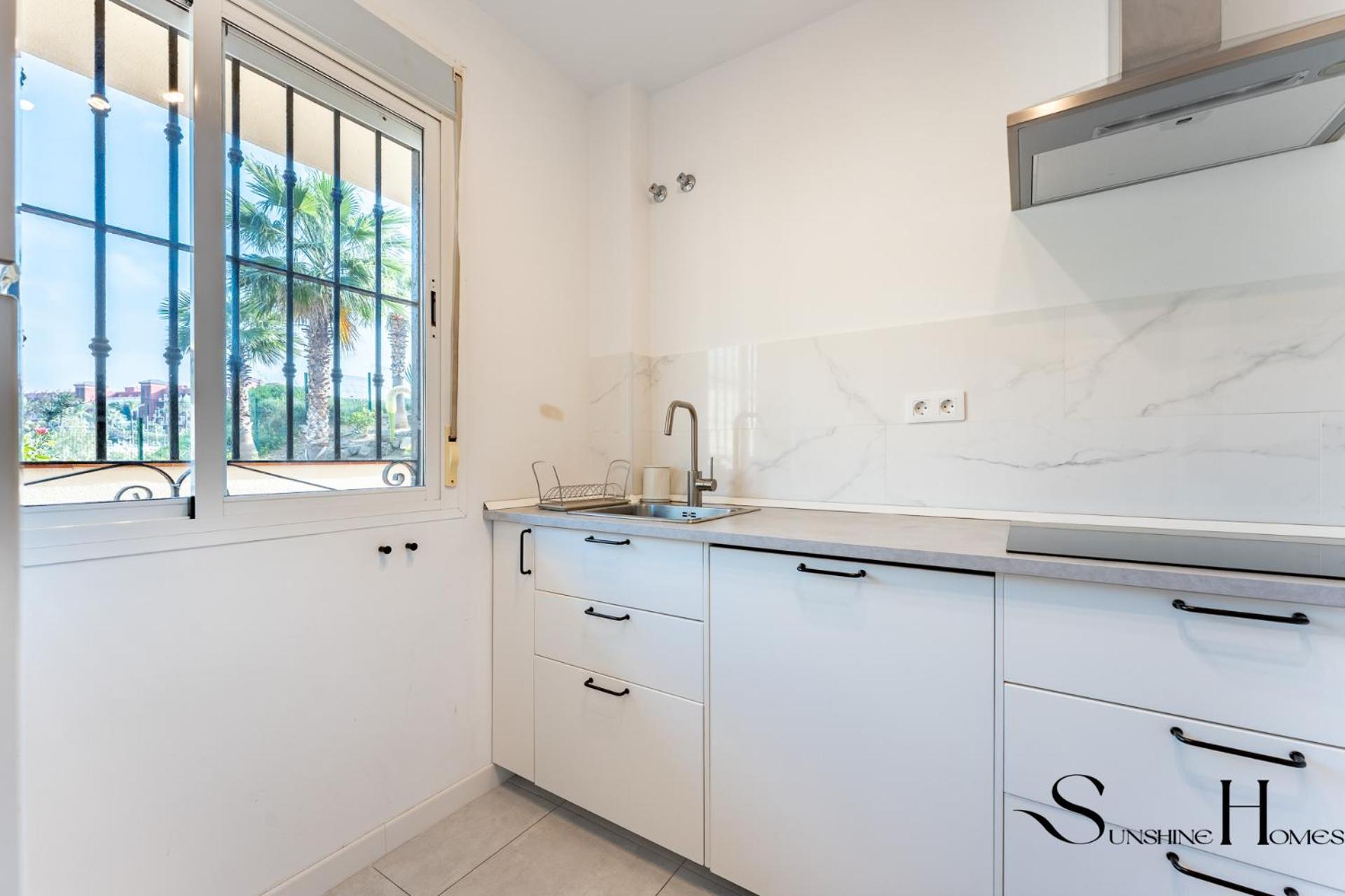 Beachside Retreat With Private Terrace Benalmadena Bagian luar foto