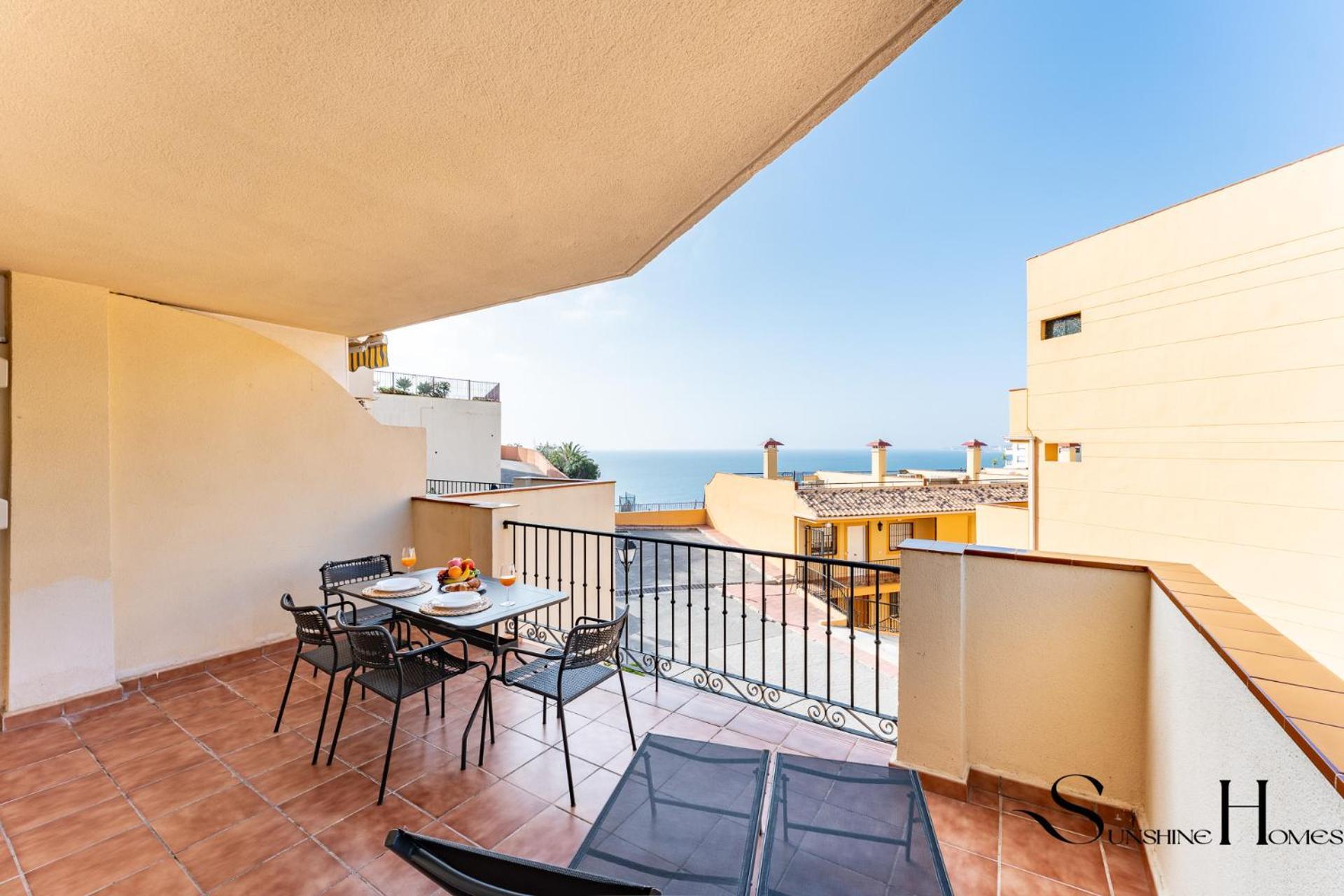 Beachside Retreat With Private Terrace Benalmadena Bagian luar foto
