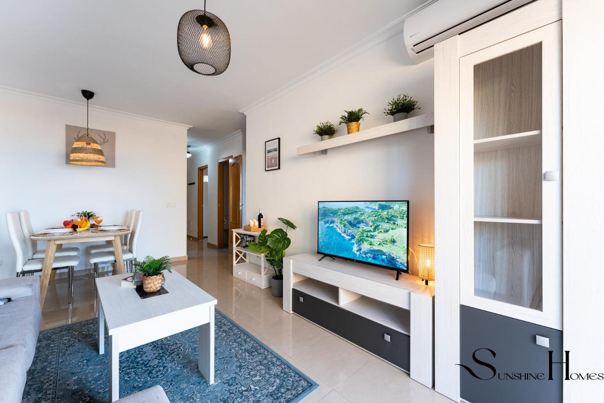 Beachside Retreat With Private Terrace Benalmadena Bagian luar foto